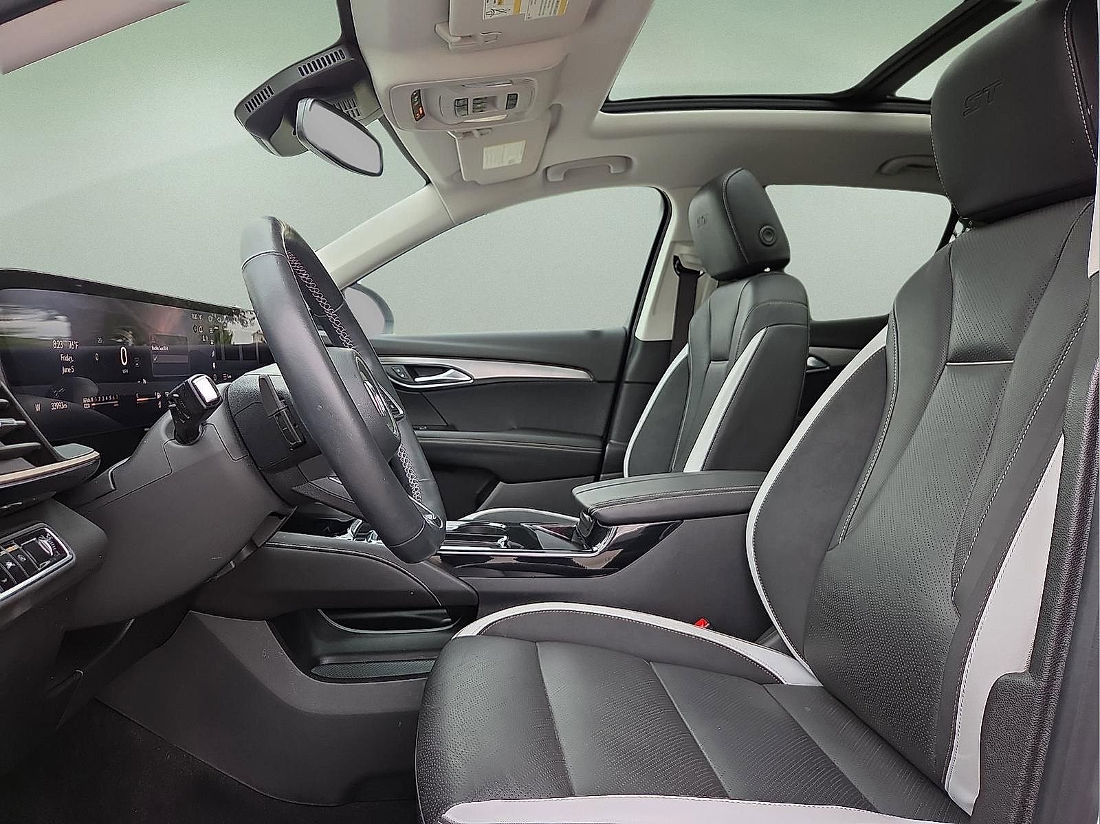 Used 2025 Buick Envision Sport Touring AWD/4WD image 14