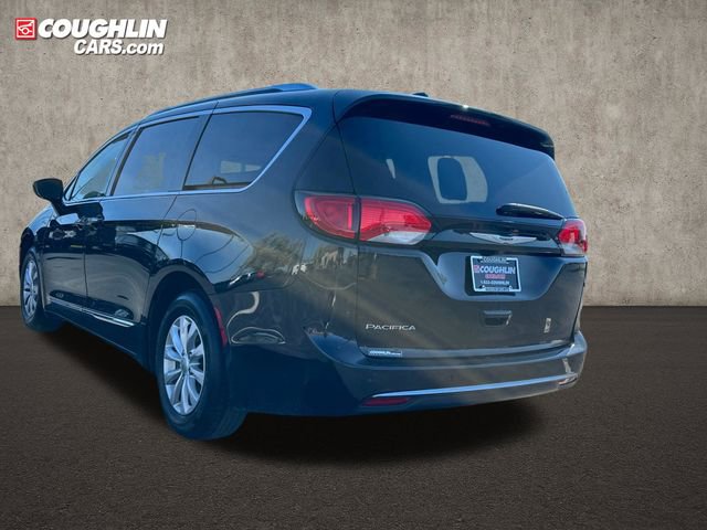 Used 2019 Chrysler Pacifica Touring-L FWD image 9