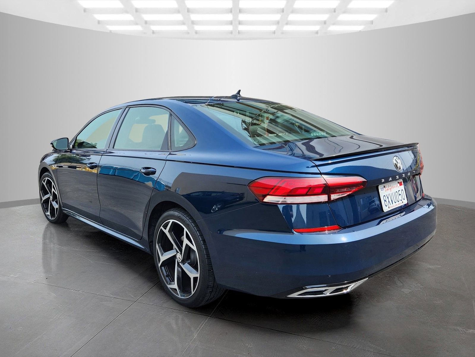 Used 2021 Volkswagen Passat 2.0T R-Line FWD image 5