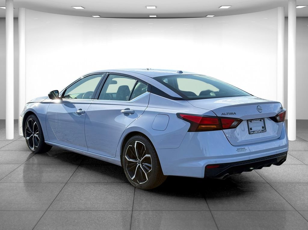 Used 2024 Nissan Altima 2.5 SR FWD image 5