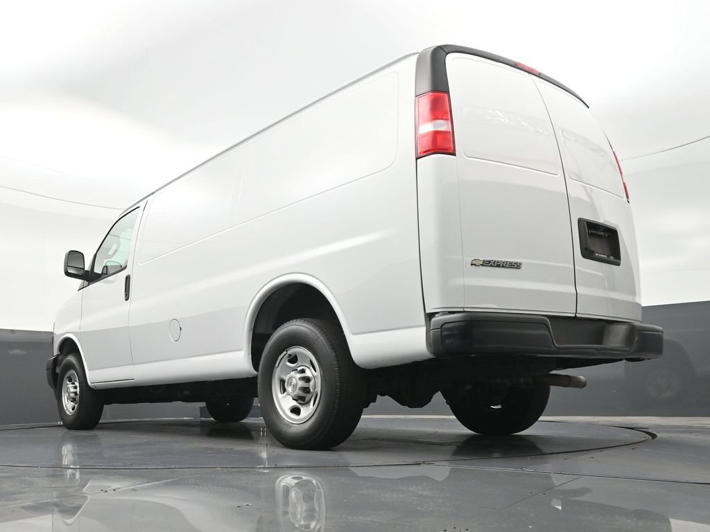Used 2022 Chevrolet Express 2500 w/ Driver Convenience Package RWD image 26