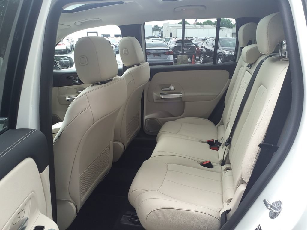 Certified 2023 Mercedes-Benz GLB 250 4MATIC w/ Premium Package image 18