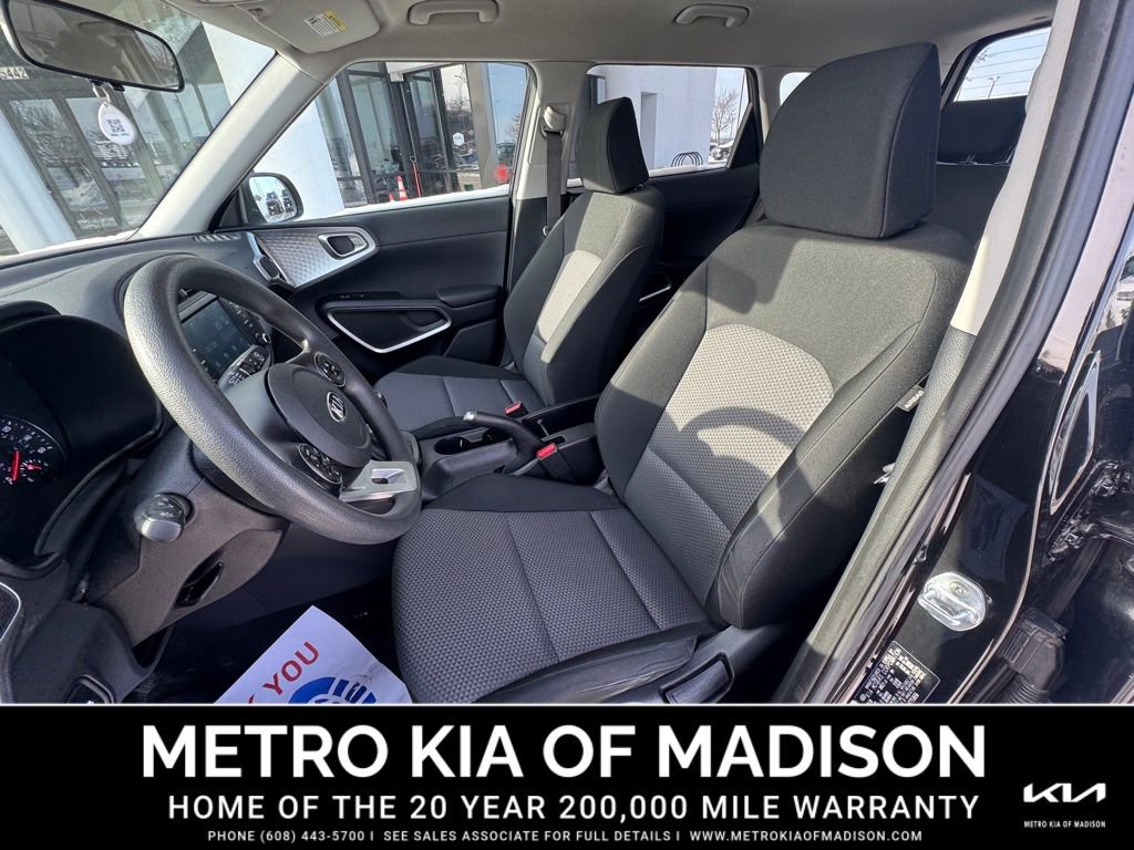 Used 2021 Kia Soul LX image 11