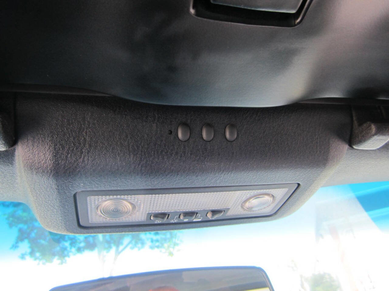 Used 2004 Ford Thunderbird Deluxe RWD image 38