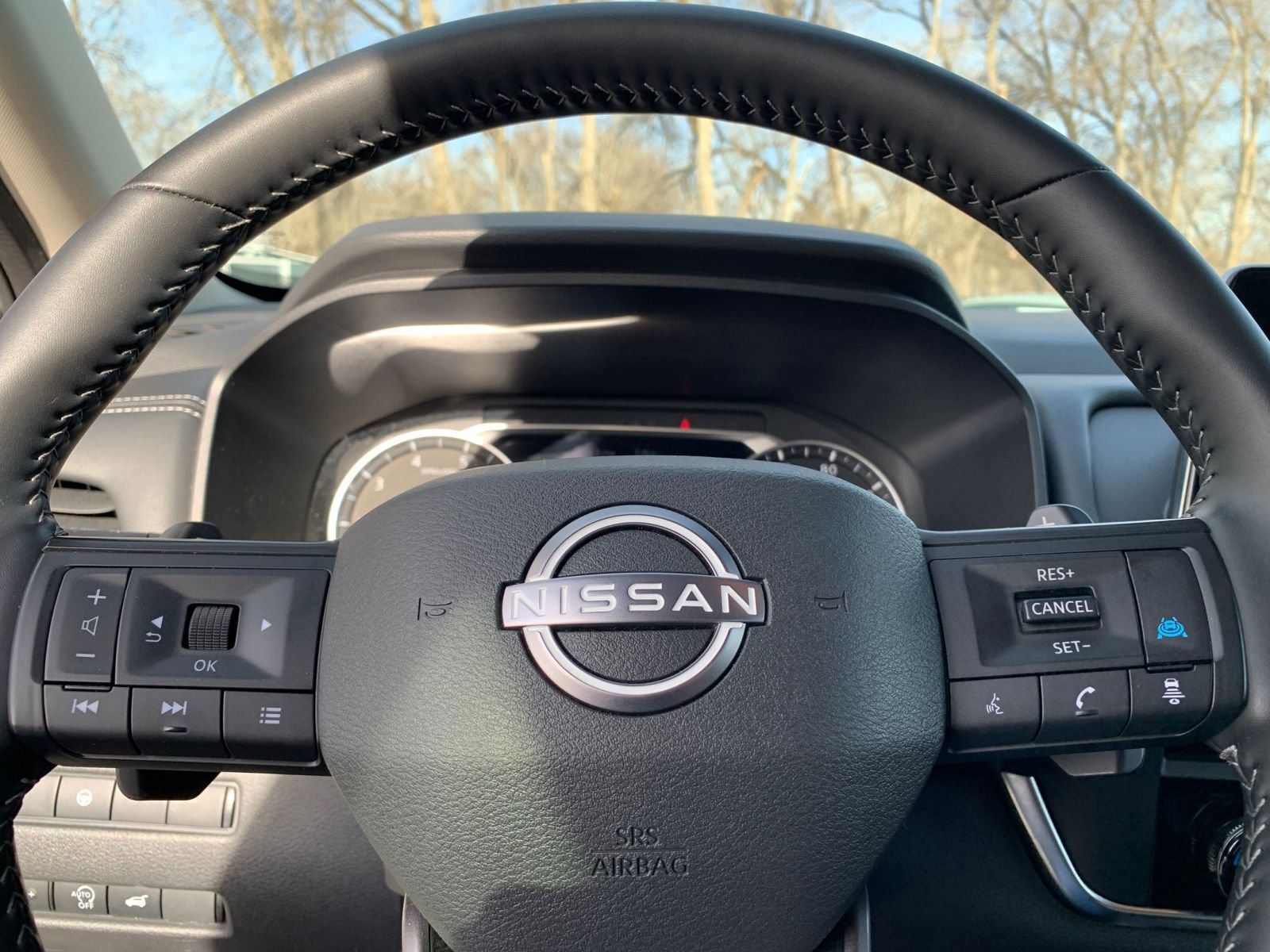 Used 2025 Nissan Rogue SV image 30