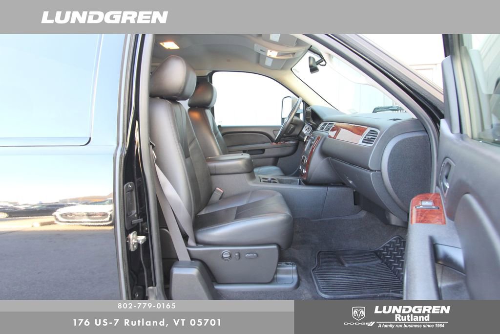 Used 2011 Chevrolet Silverado 2500 LTZ w/ LTZ Plus Package image 9