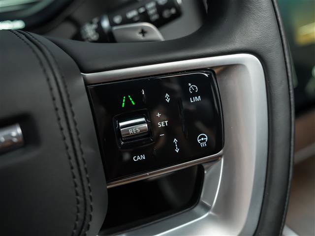 Used 2025 Land Rover Range Rover SE image 21