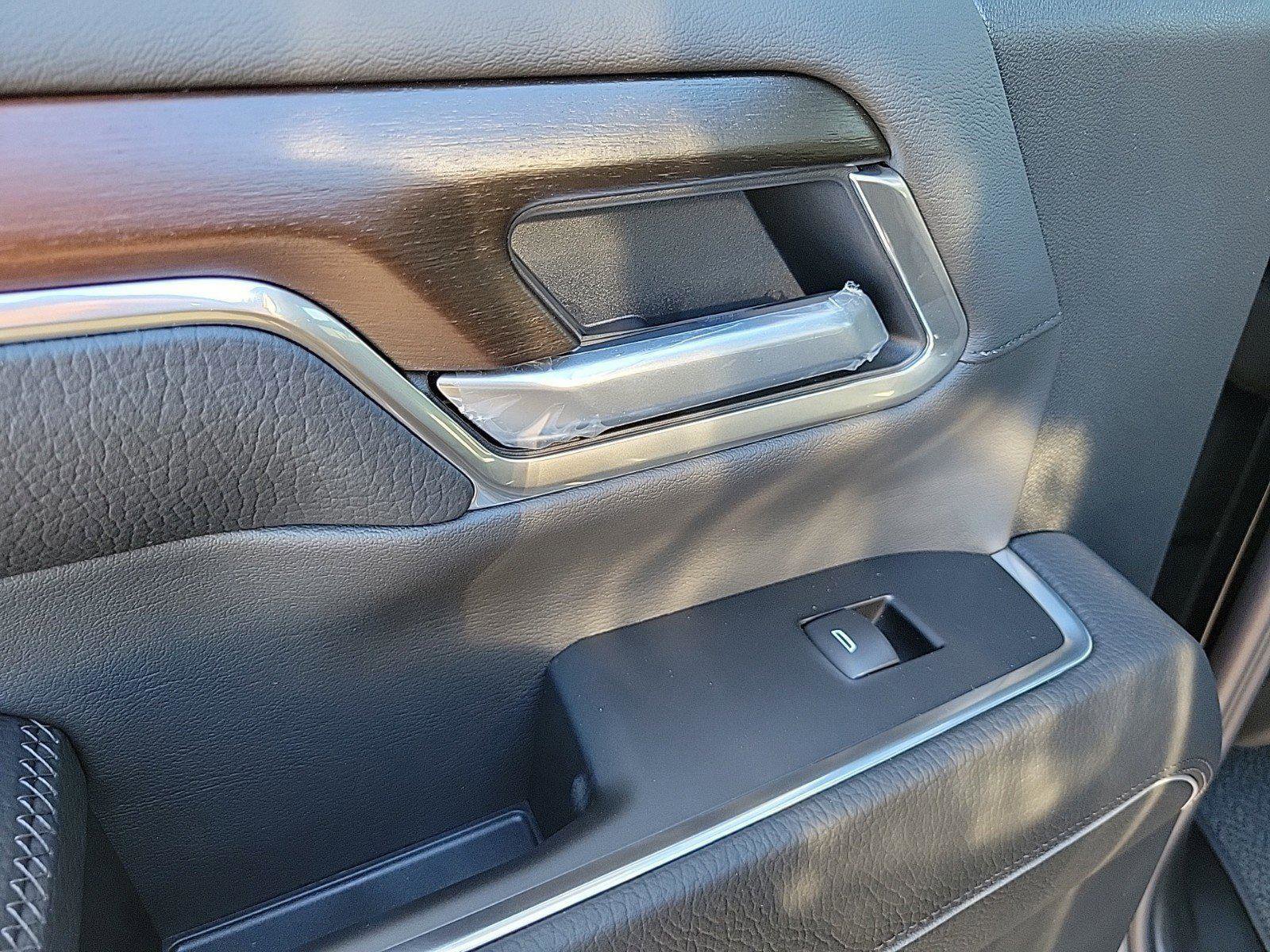 New 2026 GMC Sierra 3500 Denali w/ Denali Reserve Package image 14