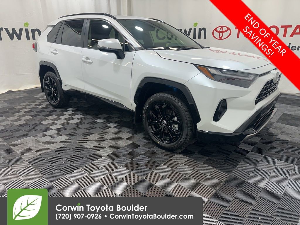 Used 2025 Toyota RAV4 SE image 1