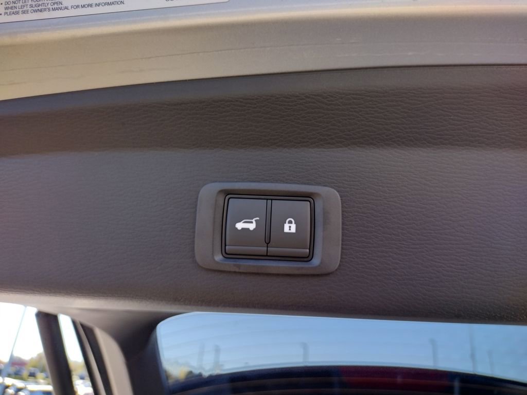 New 2025 Mitsubishi Outlander SE image 28