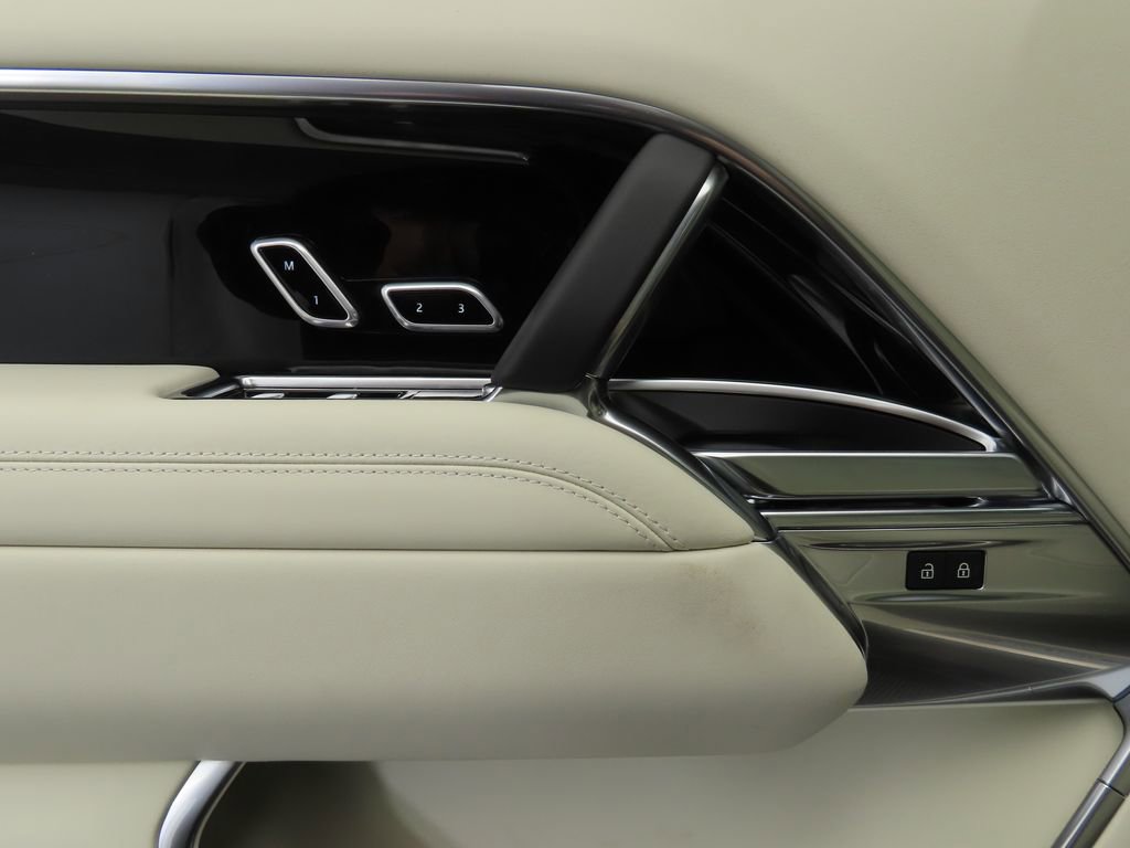 New 2026 Land Rover Range Rover SE image 23