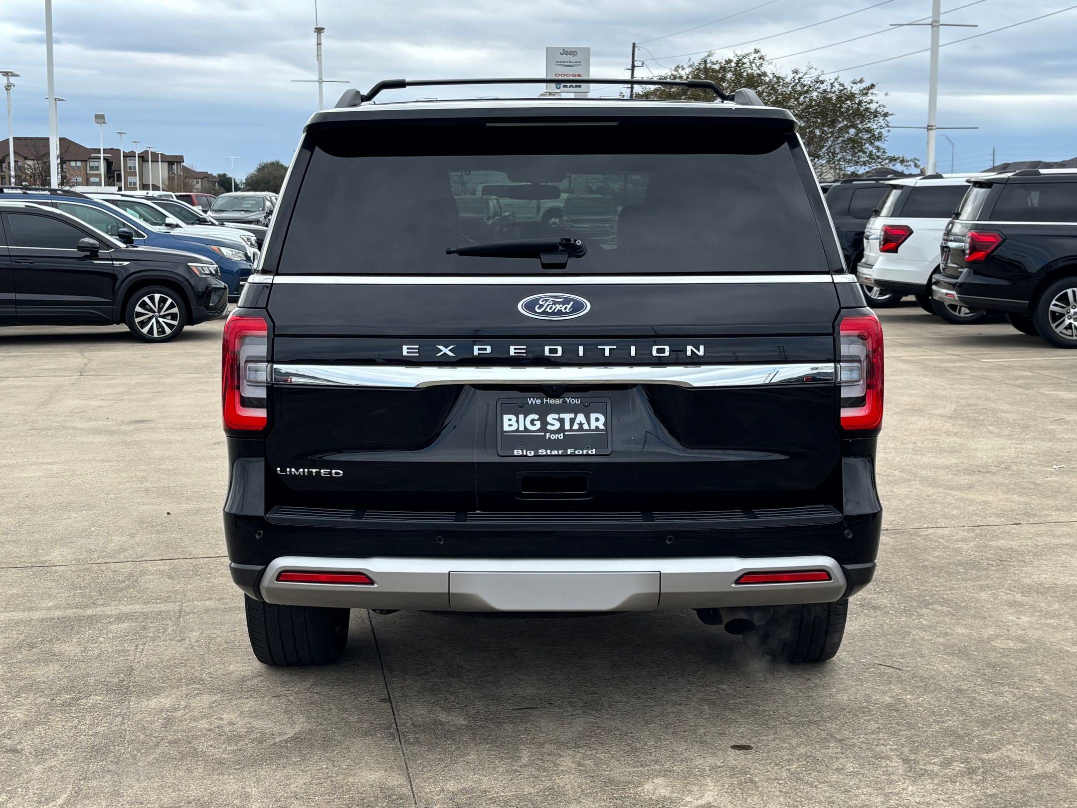Used 2024 Ford Expedition Limited image 5
