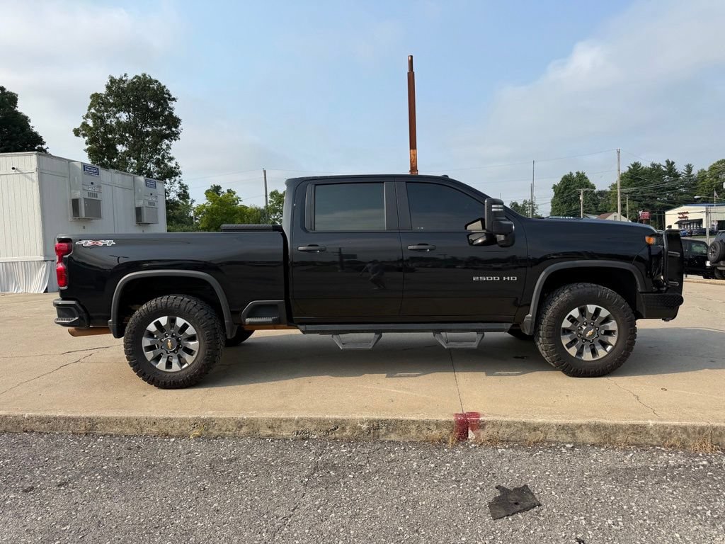 Used 2024 Chevrolet Silverado 2500 Custom AWD/4WD image 5
