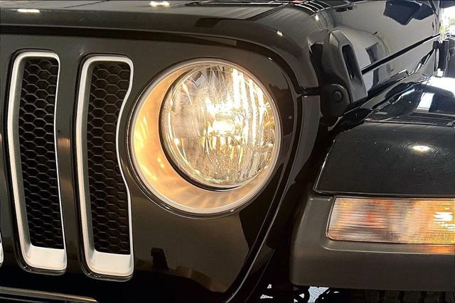 Used 2023 Jeep Wrangler Unlimited Sahara w/ Cold Weather Group AWD/4WD image 34