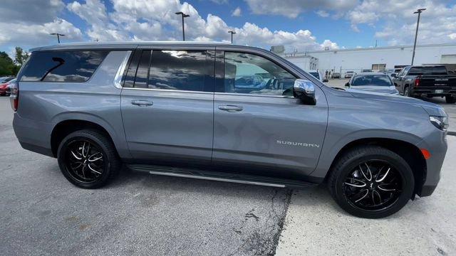 Used 2021 Chevrolet Suburban Premier w/ Premium Package AWD/4WD image 3