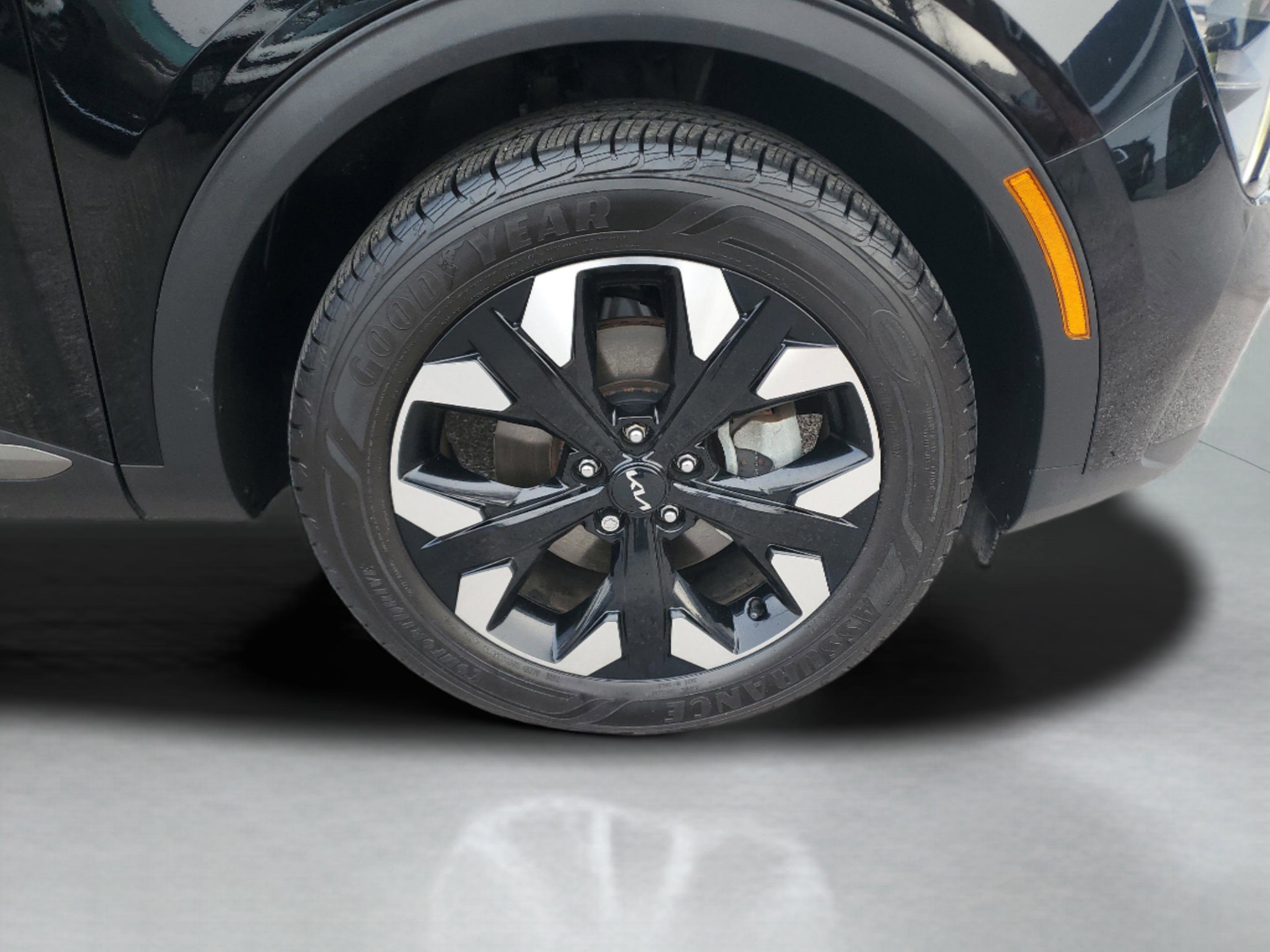 Certified 2023 Kia Sportage X-Line w/ X-Line Premium Package image 6