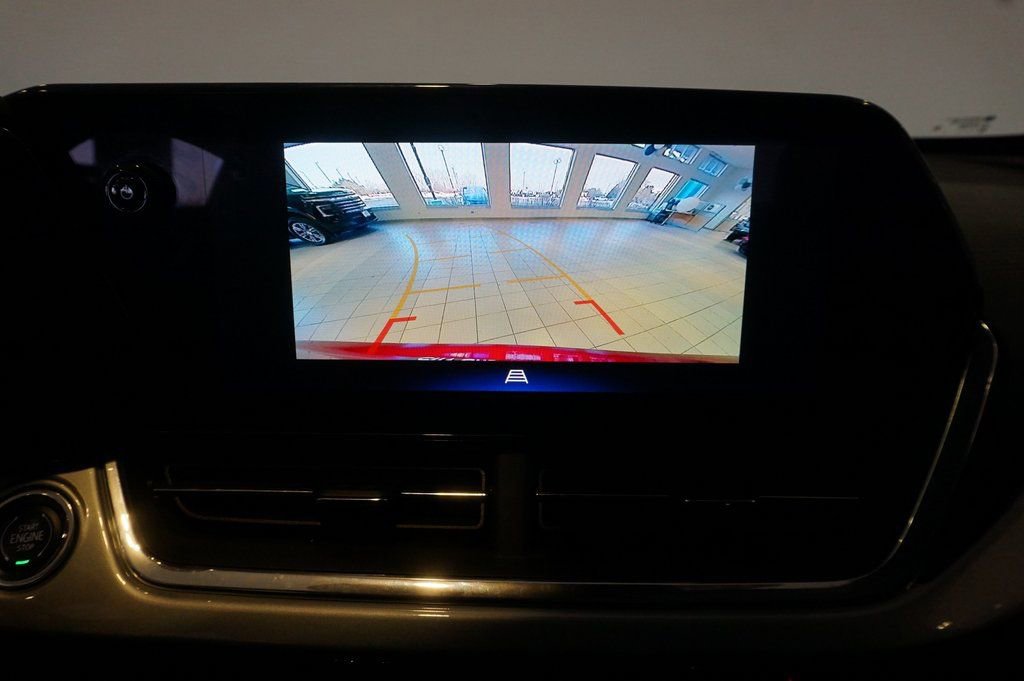 Certified 2025 Chevrolet Trax LT w/ LT Convenience Package image 18