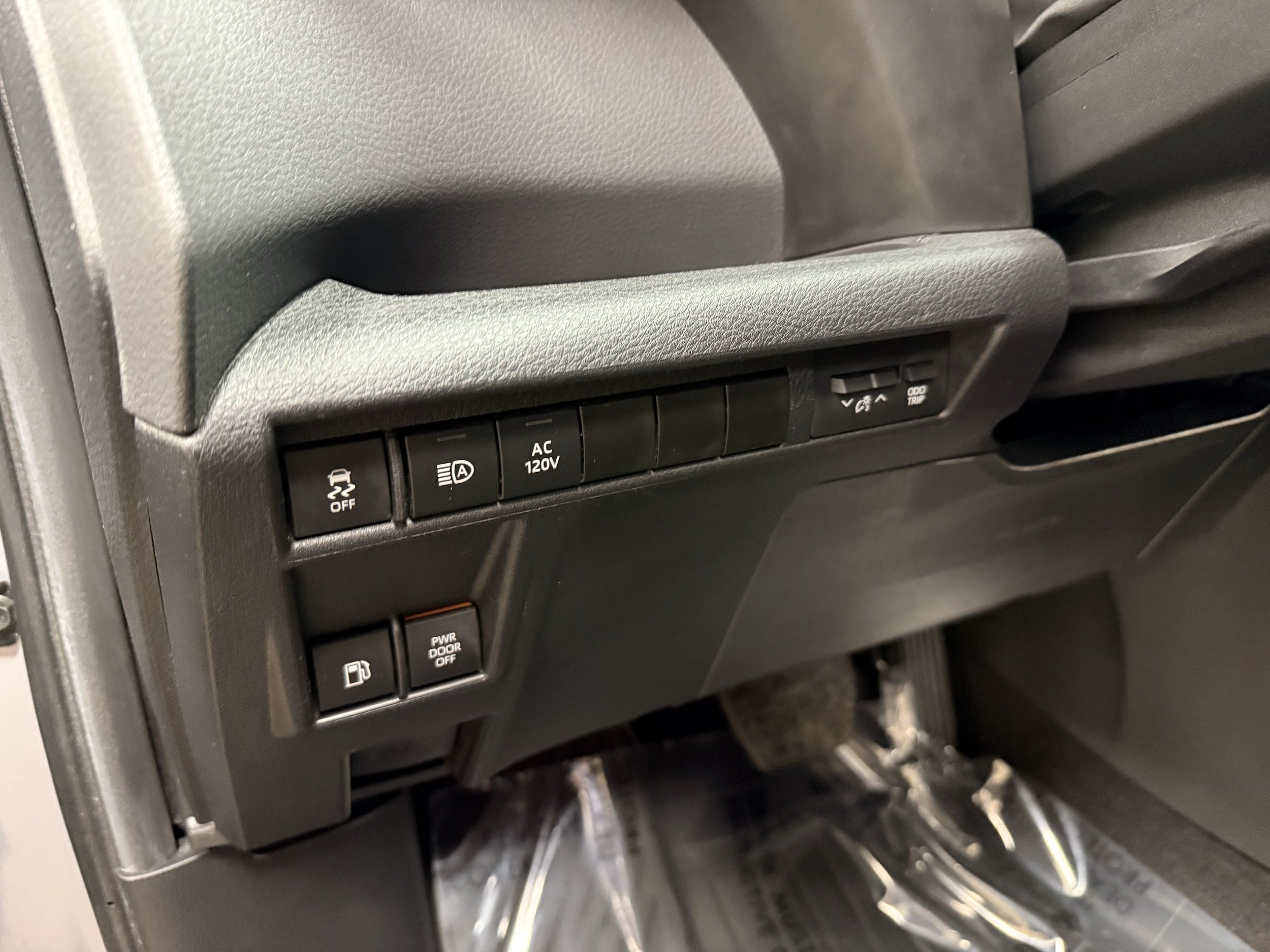 Used 2024 Toyota Sienna XLE Woodland Edition AWD/4WD image 10
