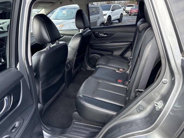 Used 2018 Nissan Rogue SL image 16