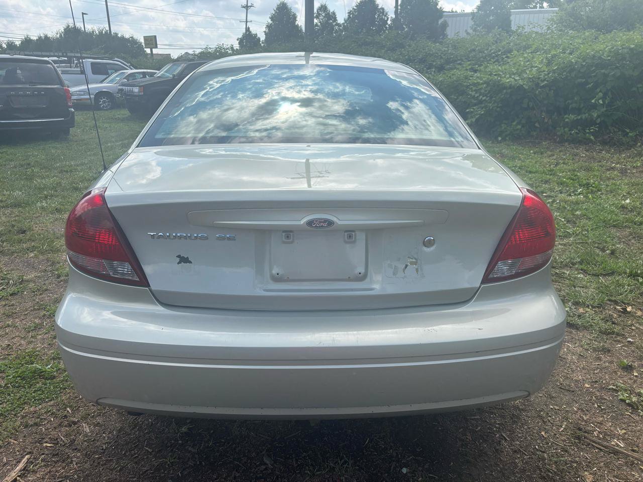 Used 2006 Ford Taurus SE FWD image 6