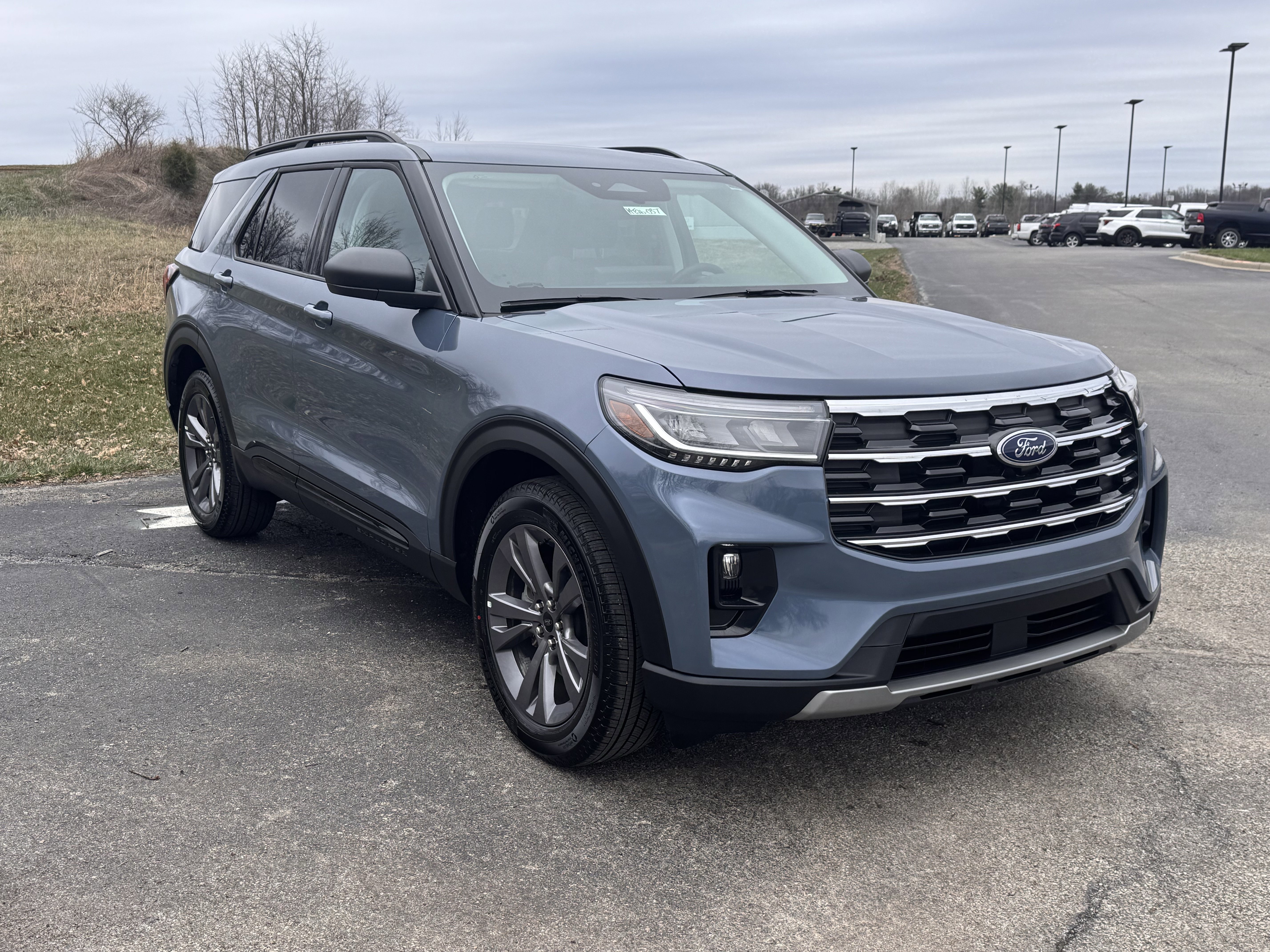 New 2026 Ford Explorer Active w/ Active Comfort Package image 2