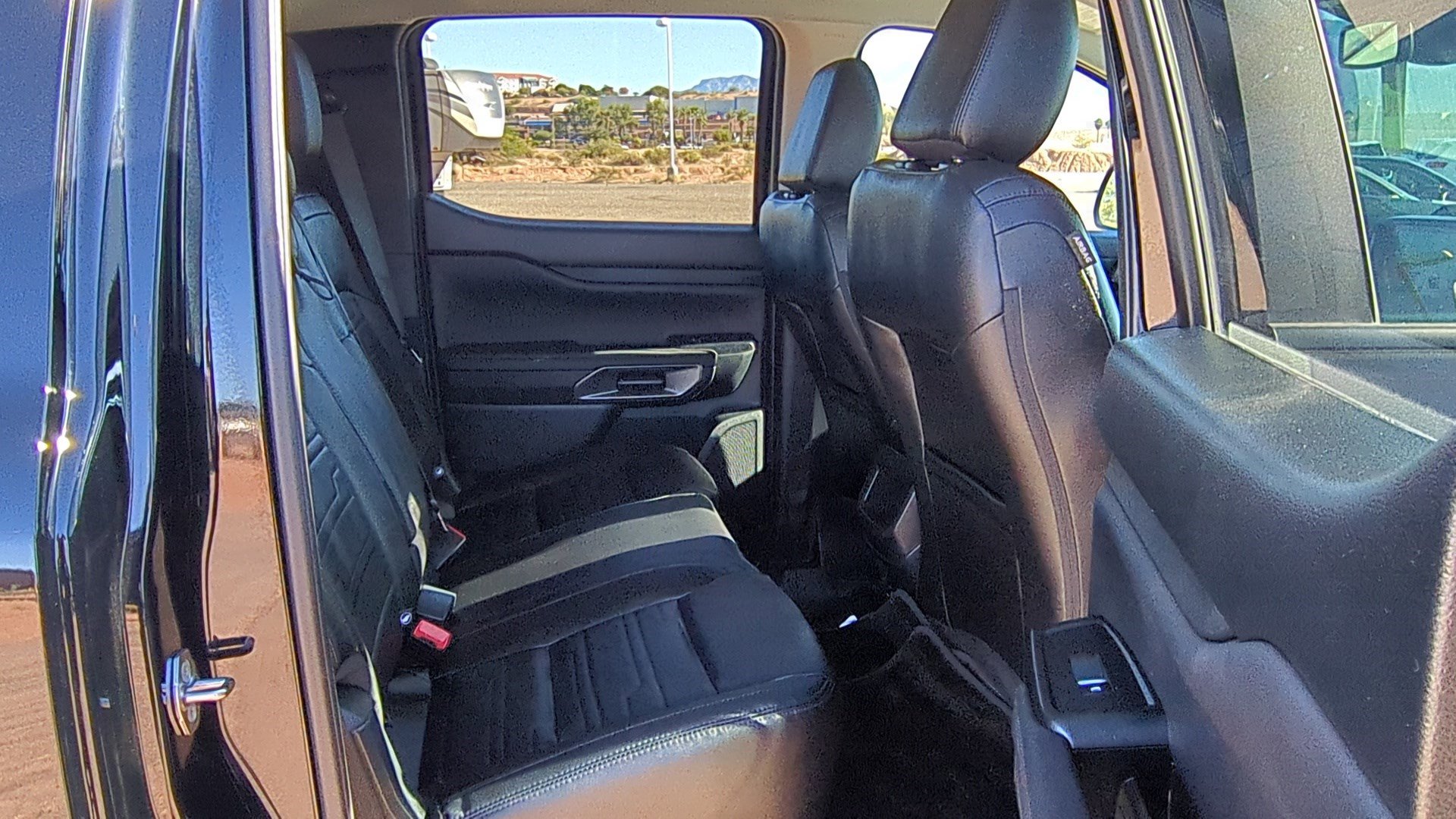 Used 2025 Ford Ranger Lariat w/ Black Appearance Package image 30