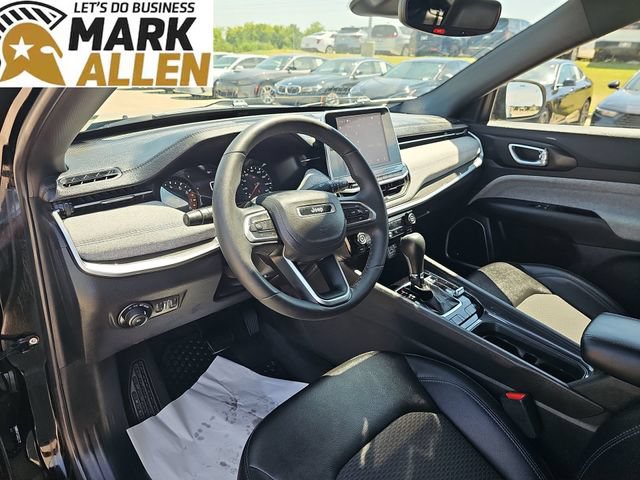 Used 2025 Jeep Compass Latitude w/ Sun & Sound Group AWD/4WD image 10