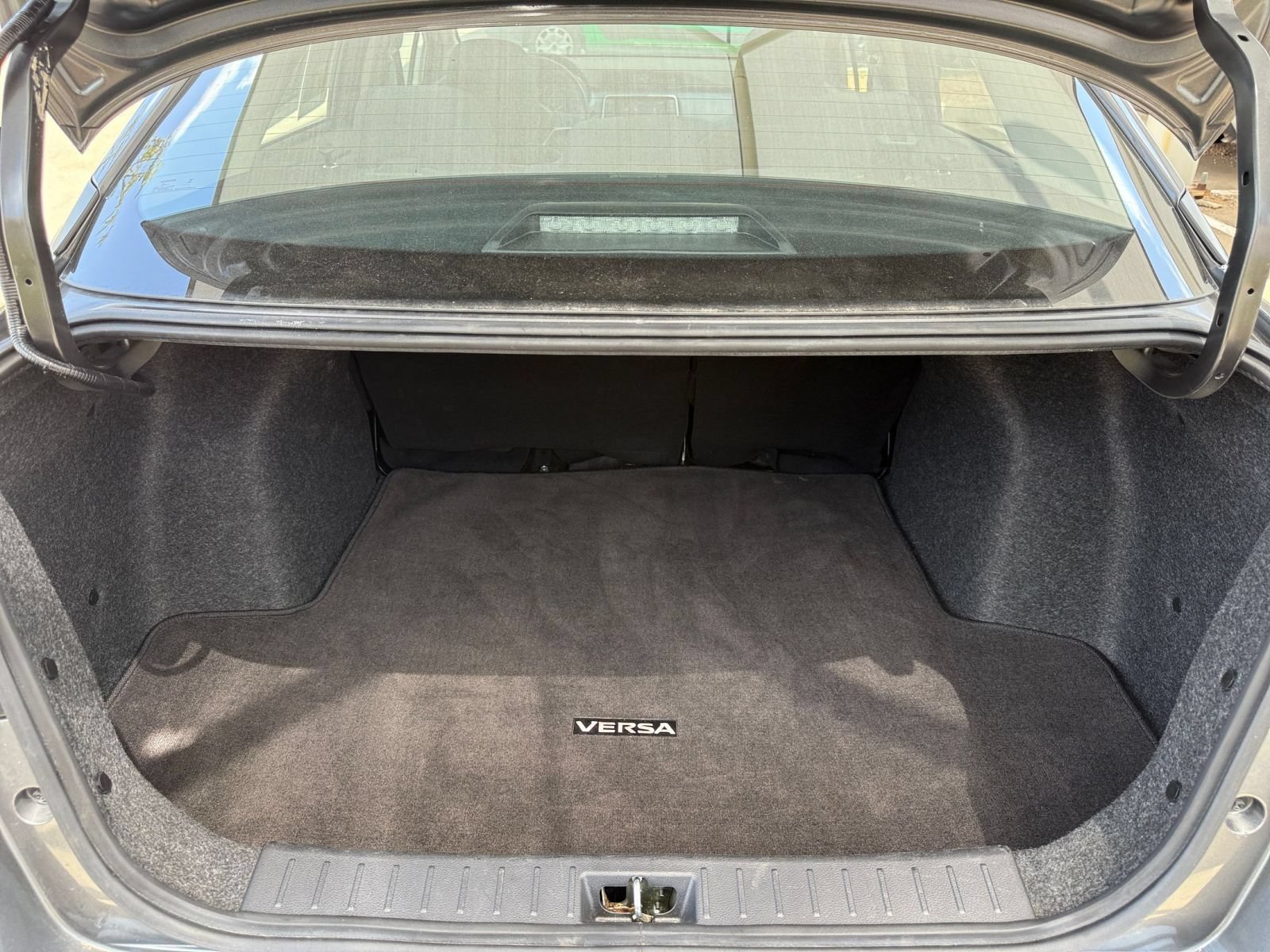 Used 2025 Nissan Versa SV FWD image 26