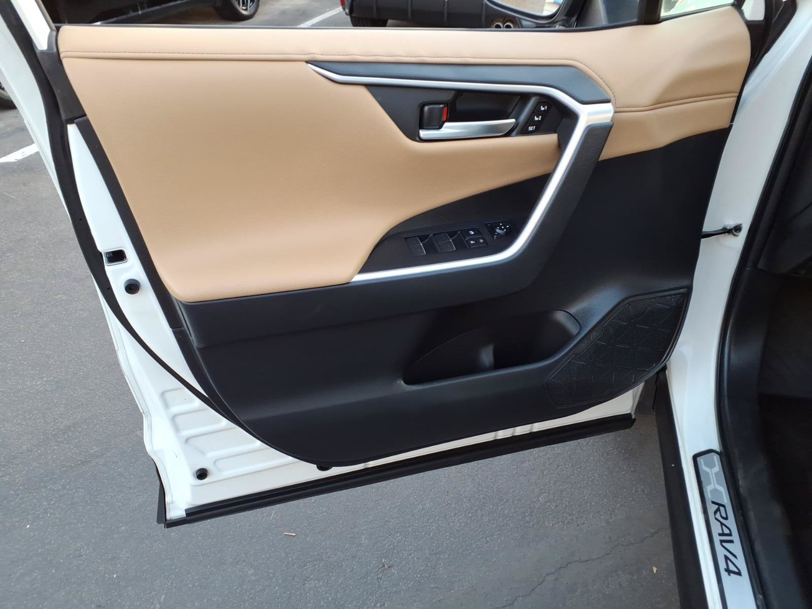 Certified 2022 Toyota RAV4 Limited AWD/4WD image 13