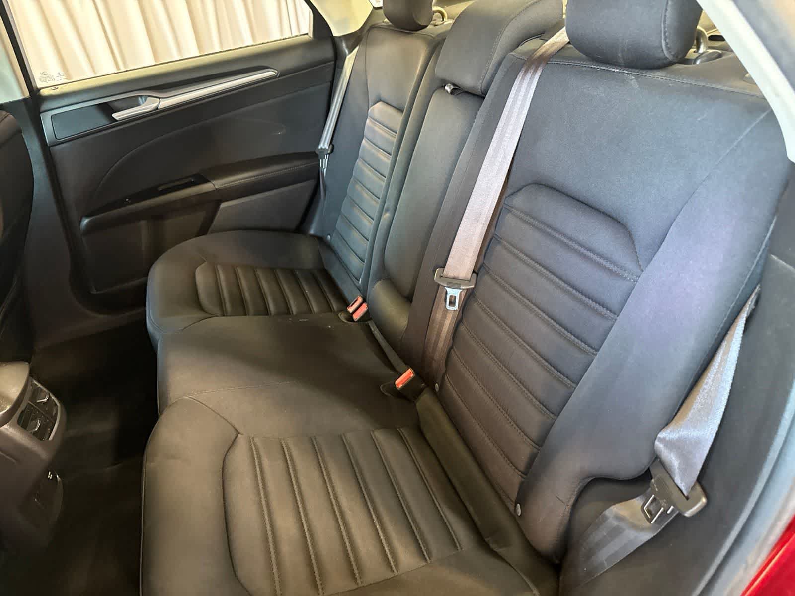 Used 2013 Ford Fusion SE FWD image 17