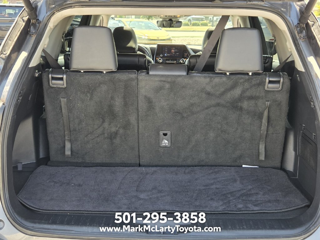 Used 2025 Toyota Highlander XLE AWD/4WD image 13