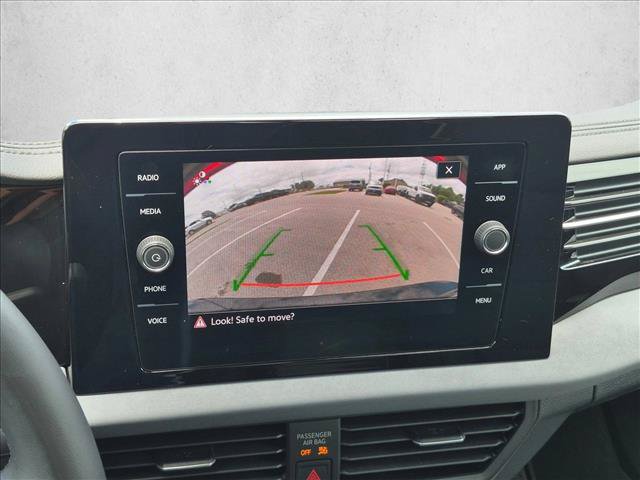 Used 2025 Volkswagen Jetta SE w/ Sunroof Package FWD image 13