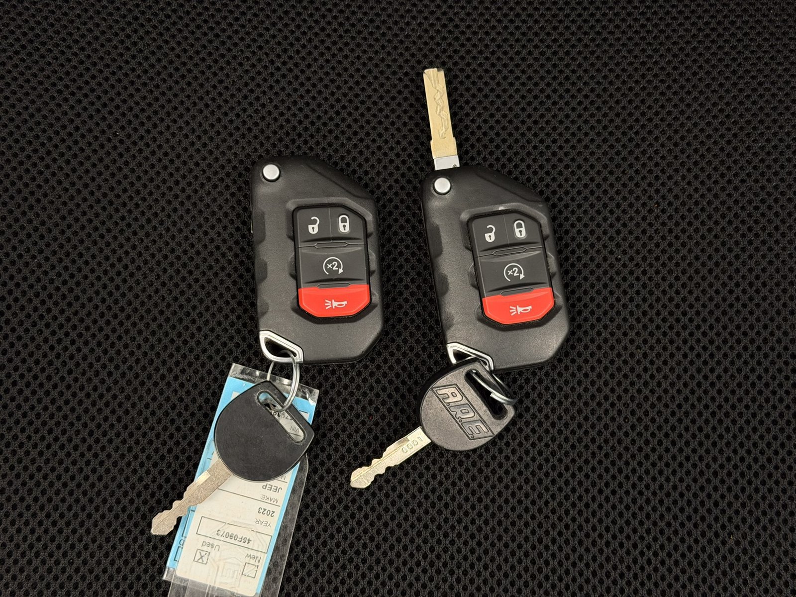 Used 2023 Jeep Gladiator Sport AWD/4WD image 15