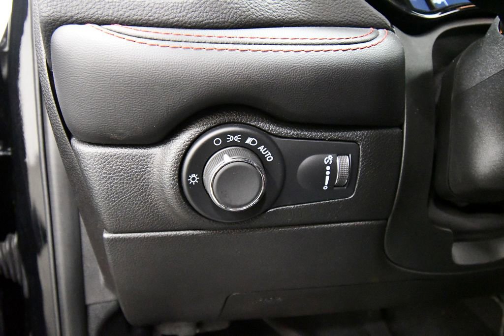 Used 2025 Dodge Durango GT AWD/4WD image 19