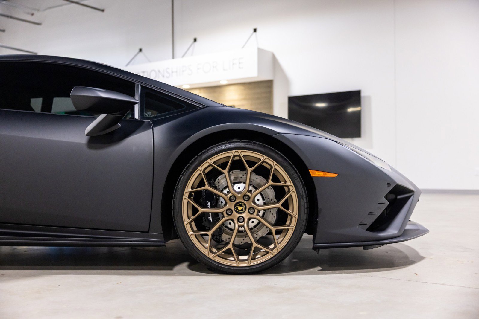 Used 2022 Lamborghini Huracan EVO image 23