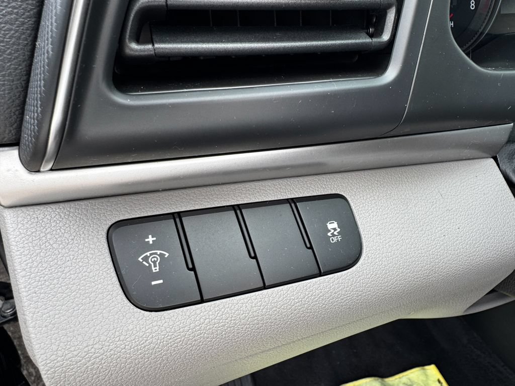 Used 2019 Hyundai Elantra SE FWD image 11