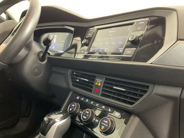 Used 2024 Volkswagen Jetta SE FWD image 20