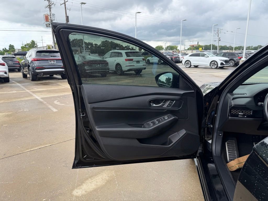 Used 2024 Honda Accord Sport image 9
