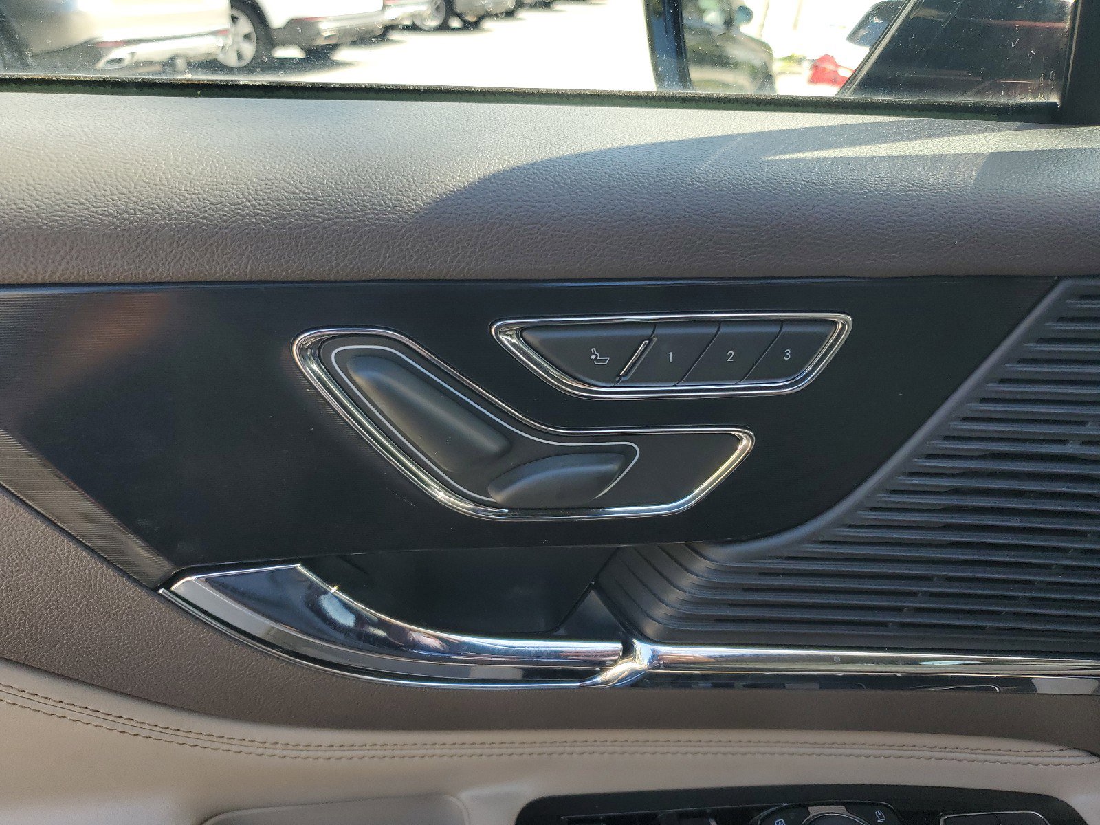 Used 2020 Lincoln Corsair FWD image 16