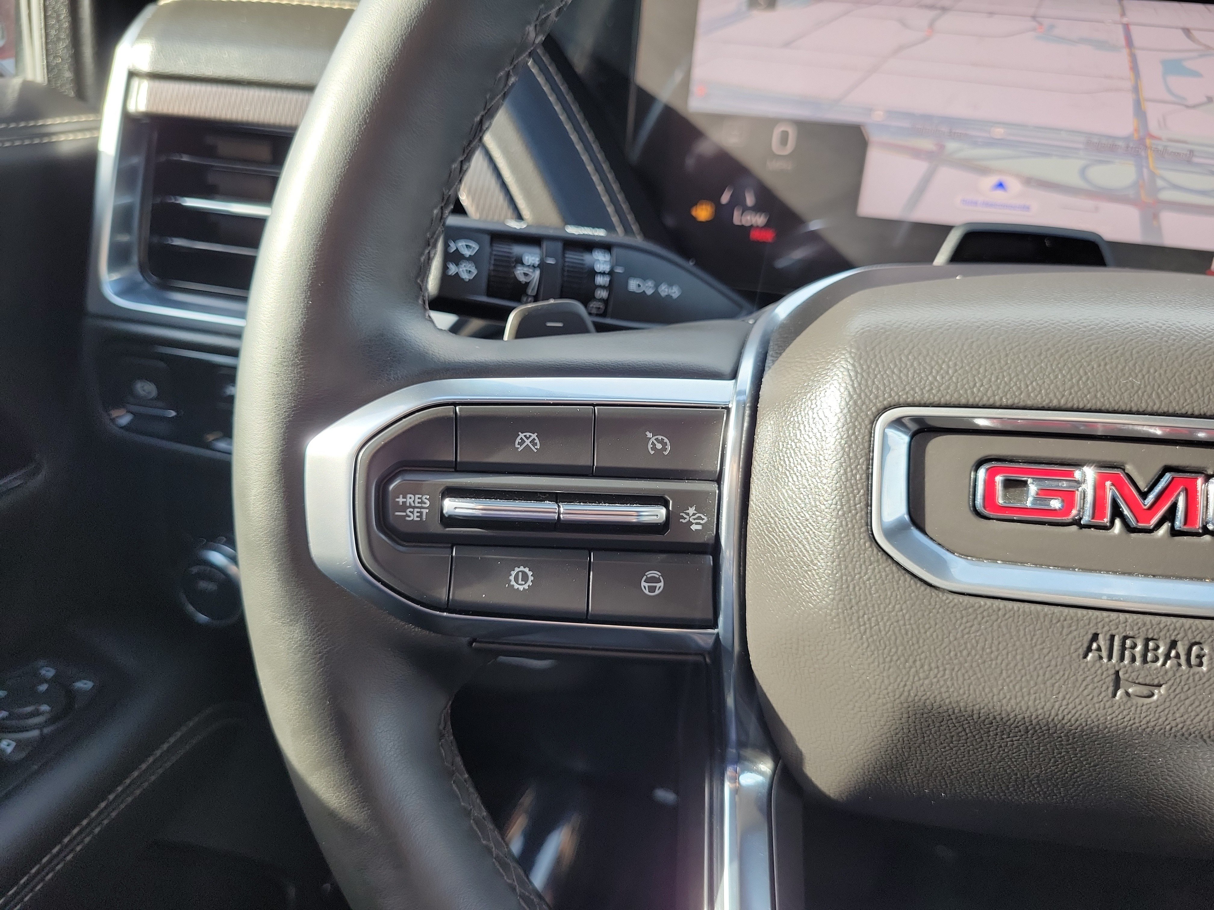 Used 2025 GMC Yukon Elevation RWD image 21