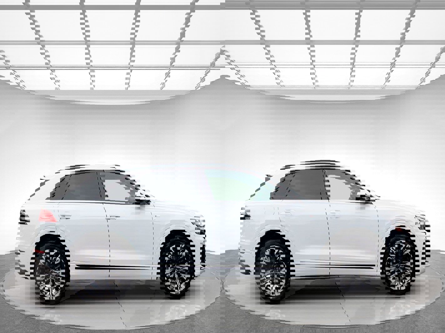 Used 2025 Audi Q8 Prestige w/ Prestige Package image 4