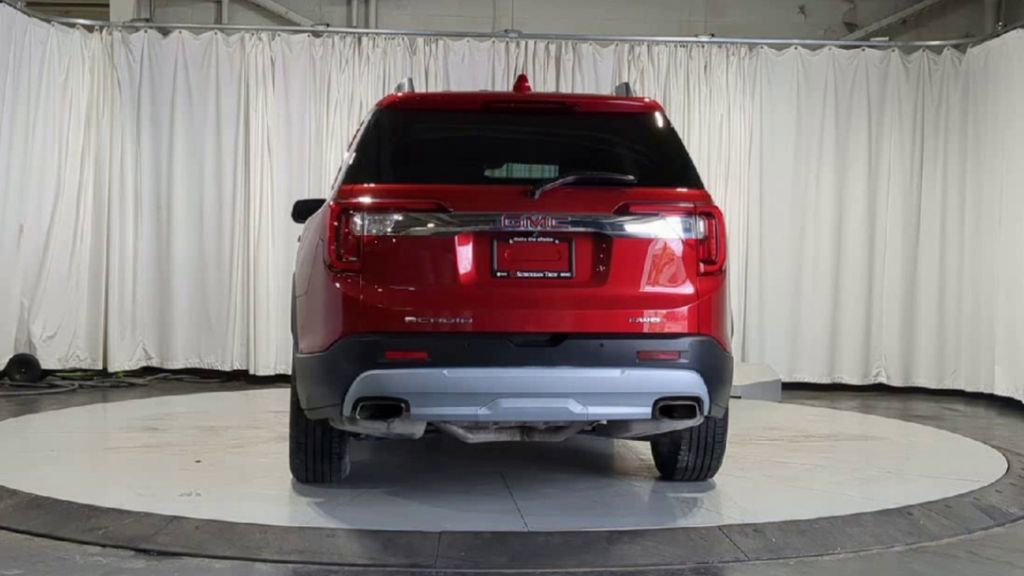 Used 2021 GMC Acadia SLE w/ Driver Convenience Package image 9