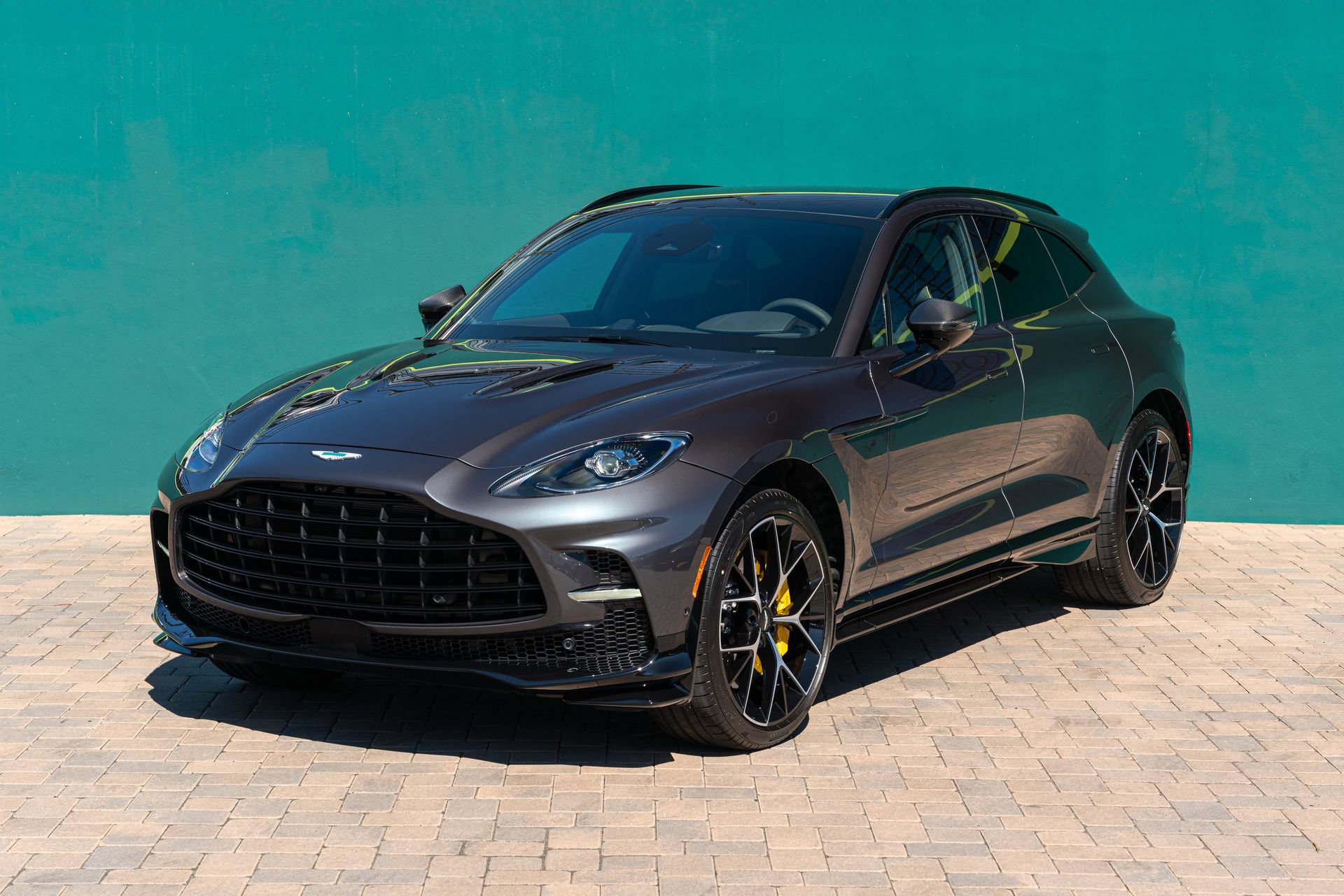 Used 2025 Aston Martin DBX 707 AWD/4WD image 2