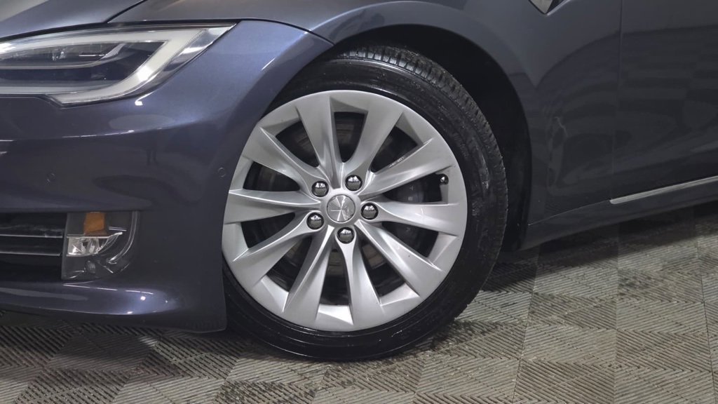 Used 2020 Tesla Model S AWD image 2