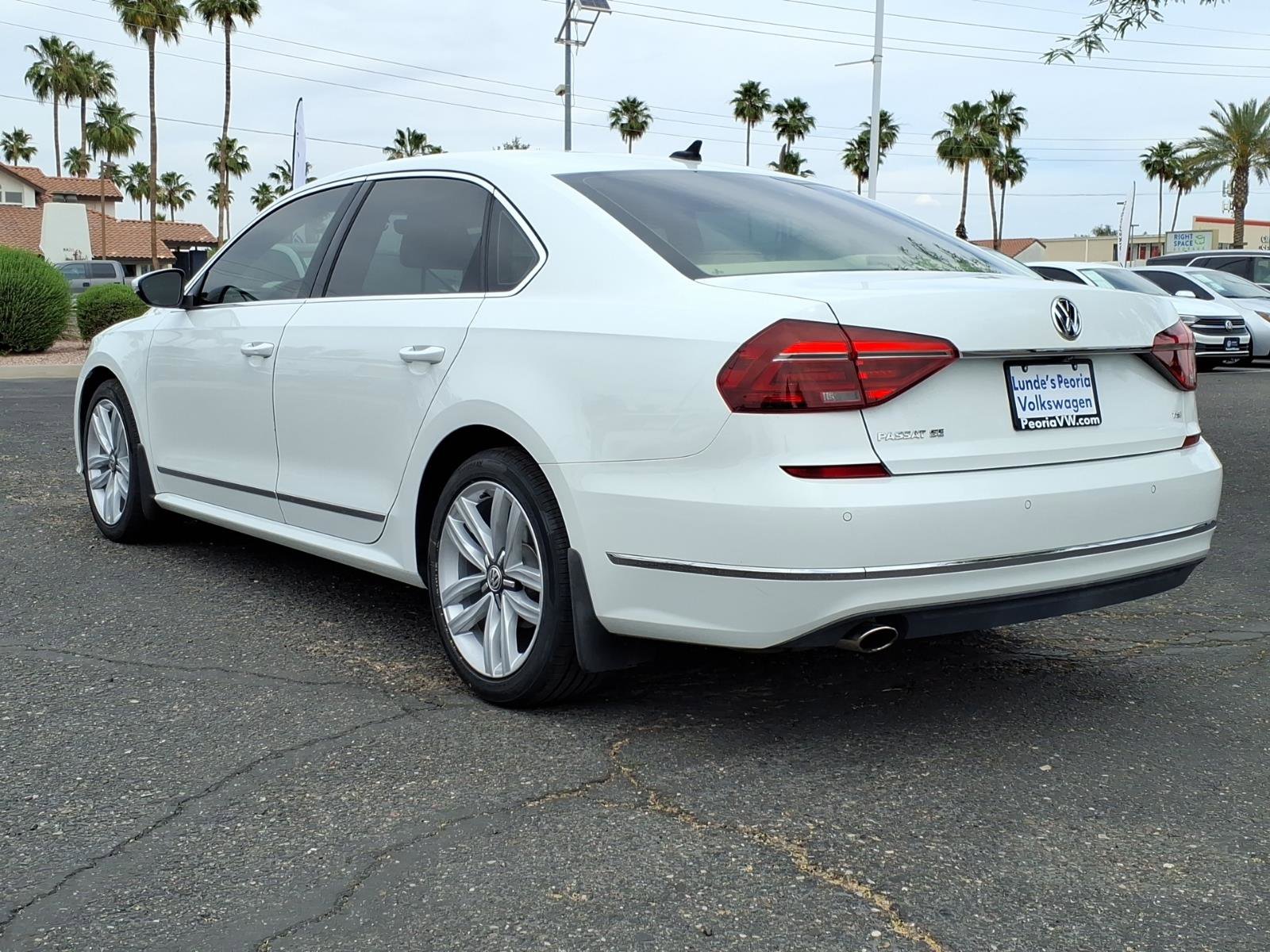 Used 2017 Volkswagen Passat 1.8T SE image 5