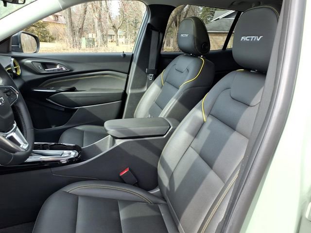 Used 2024 Chevrolet Trax ACTIV w/ Sunroof Package image 19