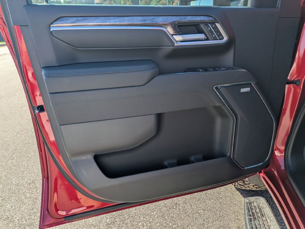 New 2026 Chevrolet Silverado 2500 LTZ w/ LTZ Plus Package AWD/4WD image 9