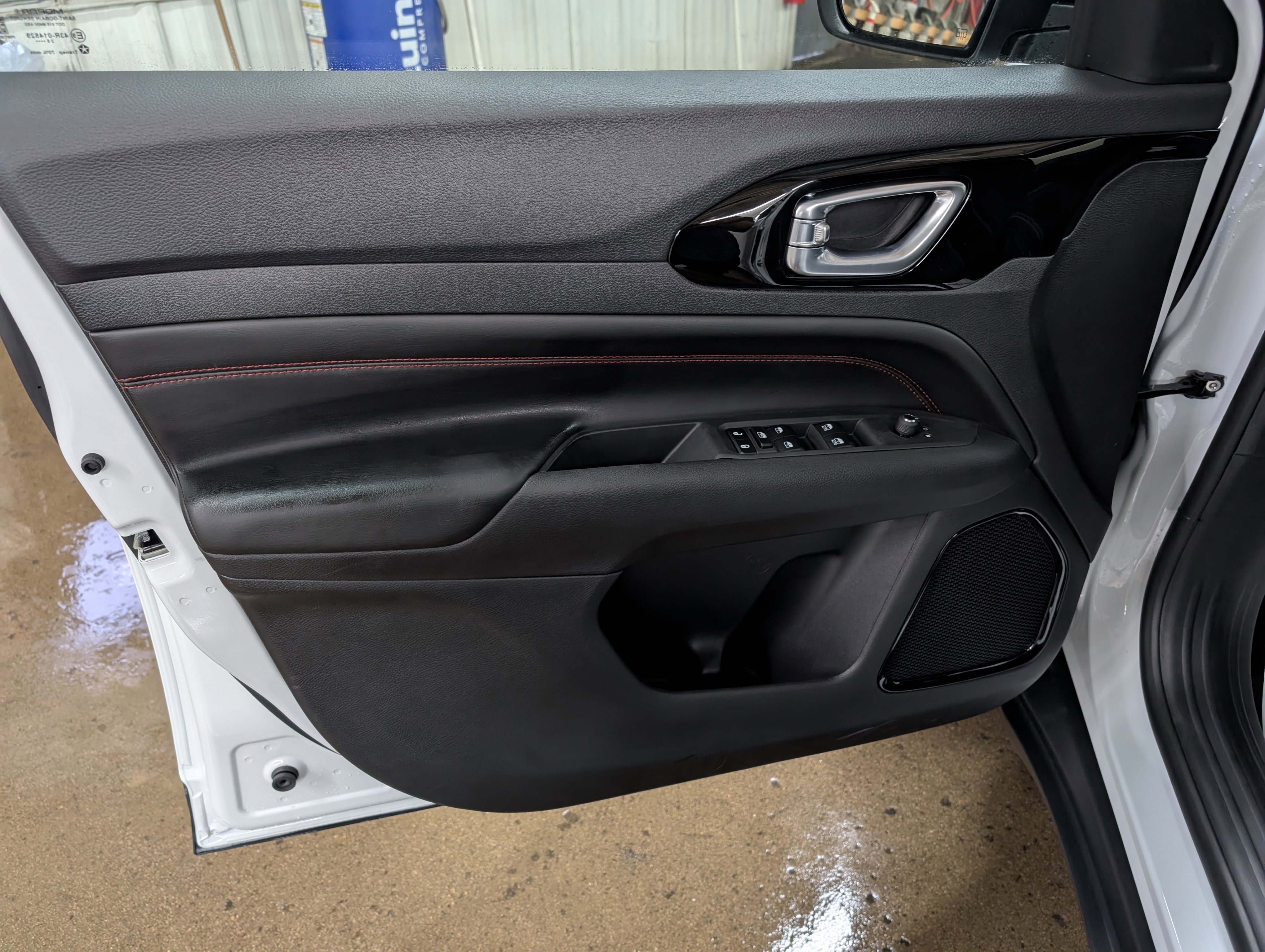 New 2026 Jeep Compass Trailhawk image 19