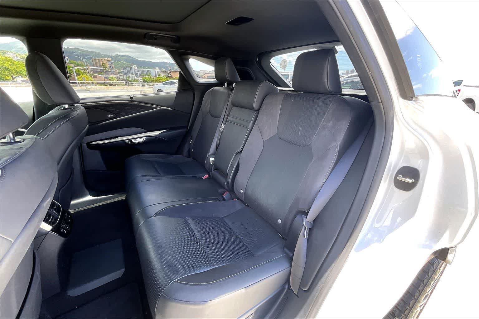 Used 2024 Lexus RX 450h AWD w/ Luxury Package image 29
