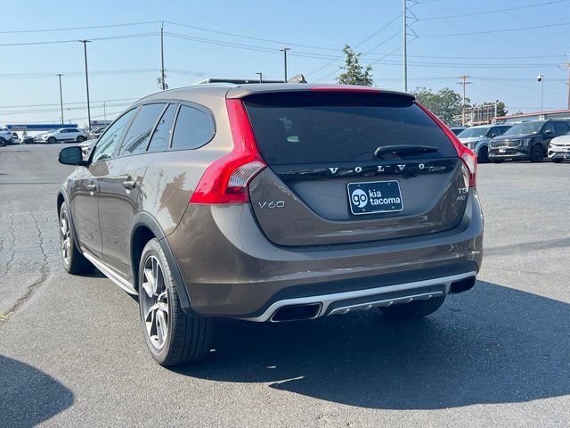 Used 2016 Volvo V60 T5 Cross Country Platinum AWD/4WD image 9